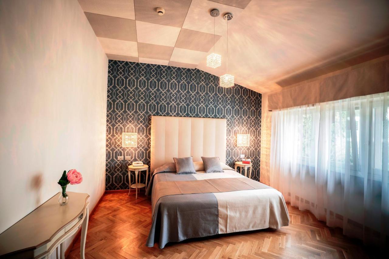 Hotel Bellevue Гардоне Ривера Екстериор снимка
