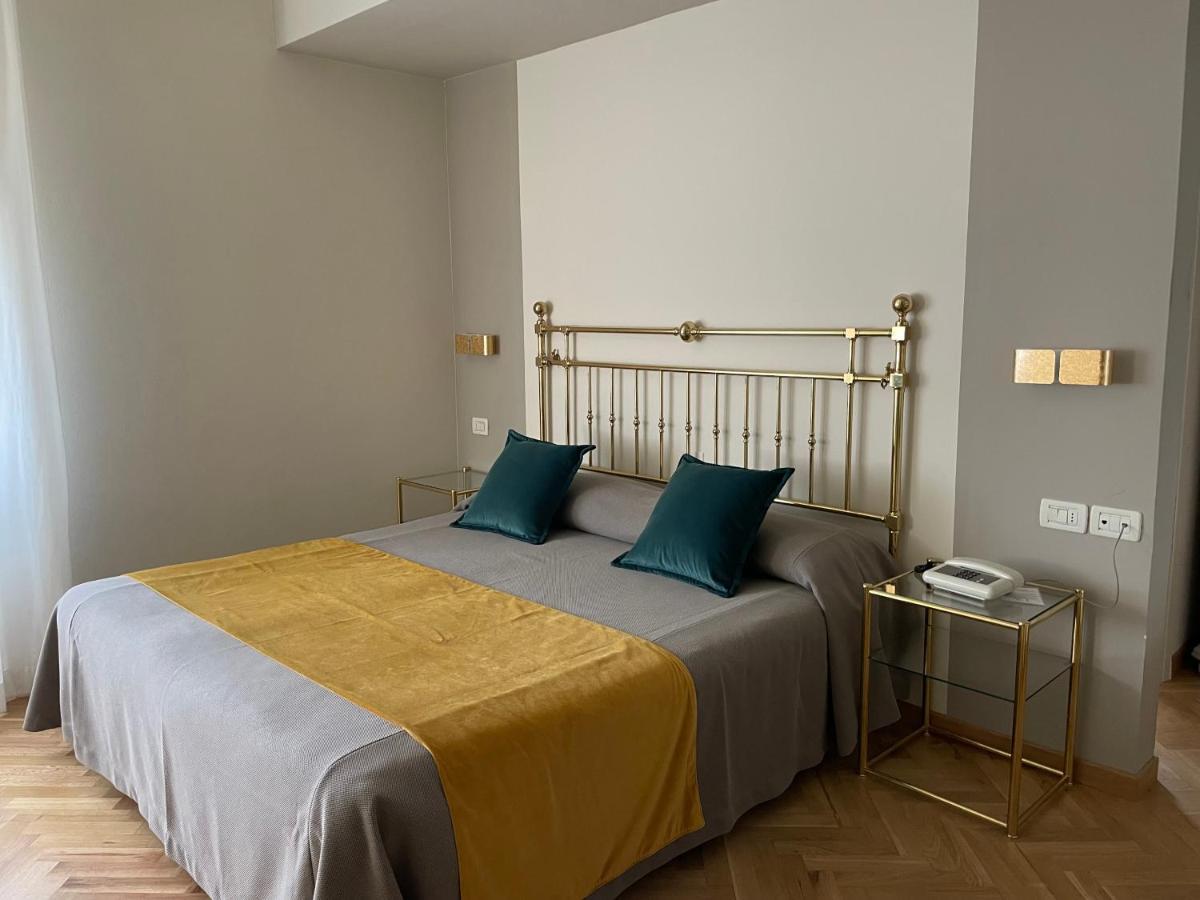 Hotel Bellevue Гардоне Ривера Екстериор снимка