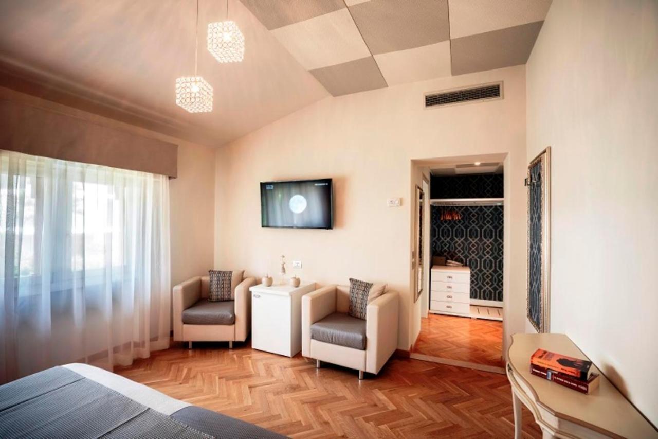 Hotel Bellevue Гардоне Ривера Екстериор снимка