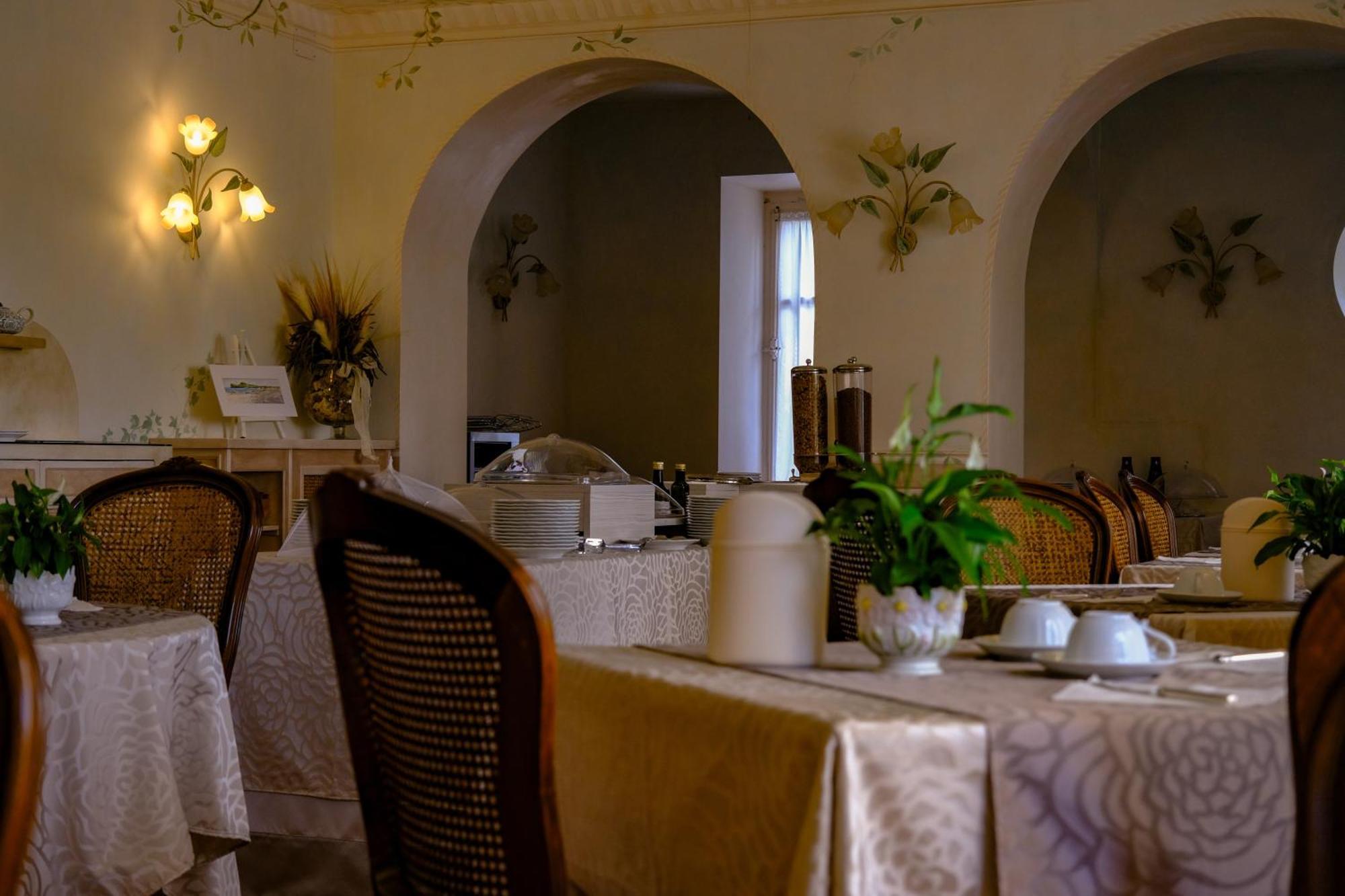 Hotel Bellevue Гардоне Ривера Екстериор снимка