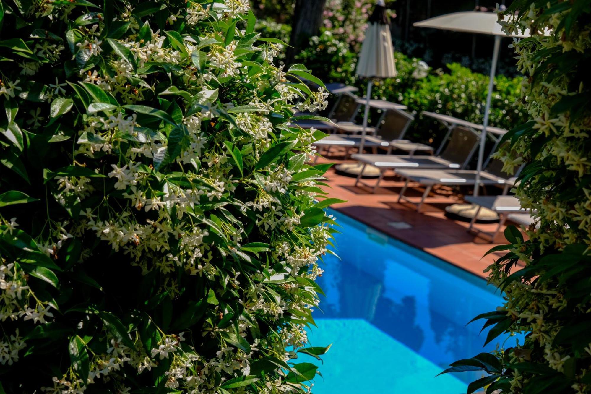 Hotel Bellevue Гардоне Ривера Екстериор снимка
