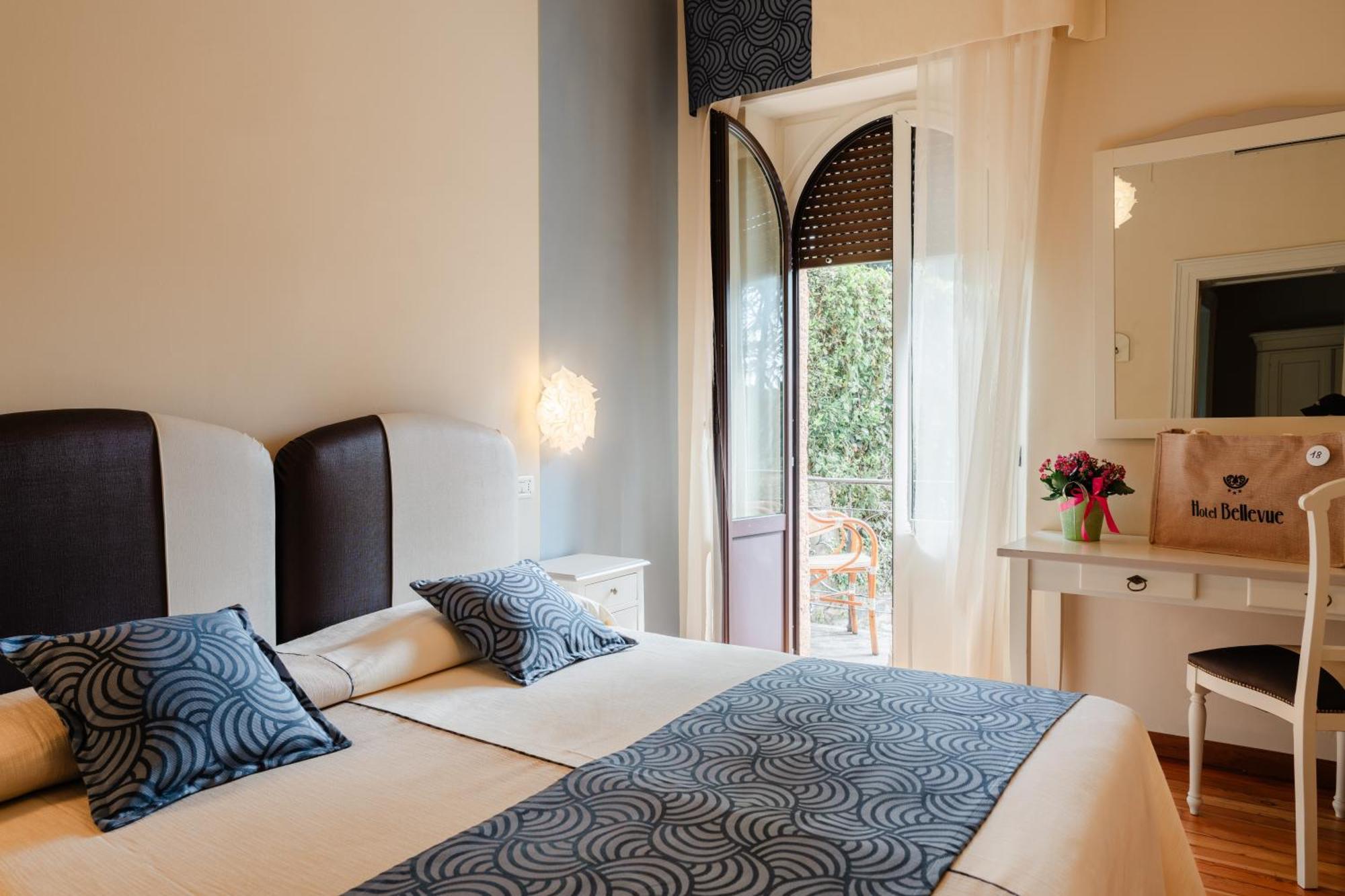 Hotel Bellevue Гардоне Ривера Екстериор снимка